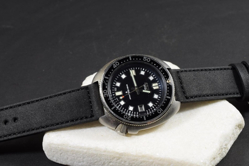 RUBBER I - BLACK