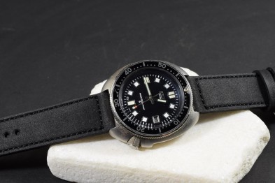 RUBBER I - BLACK
