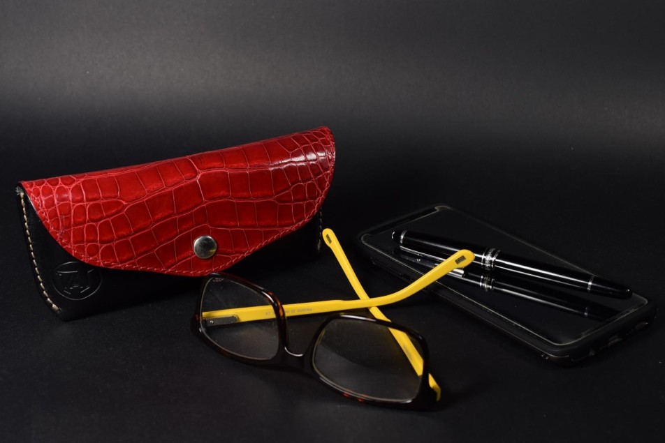 VISUM - ALLIGATOR RED BLACK