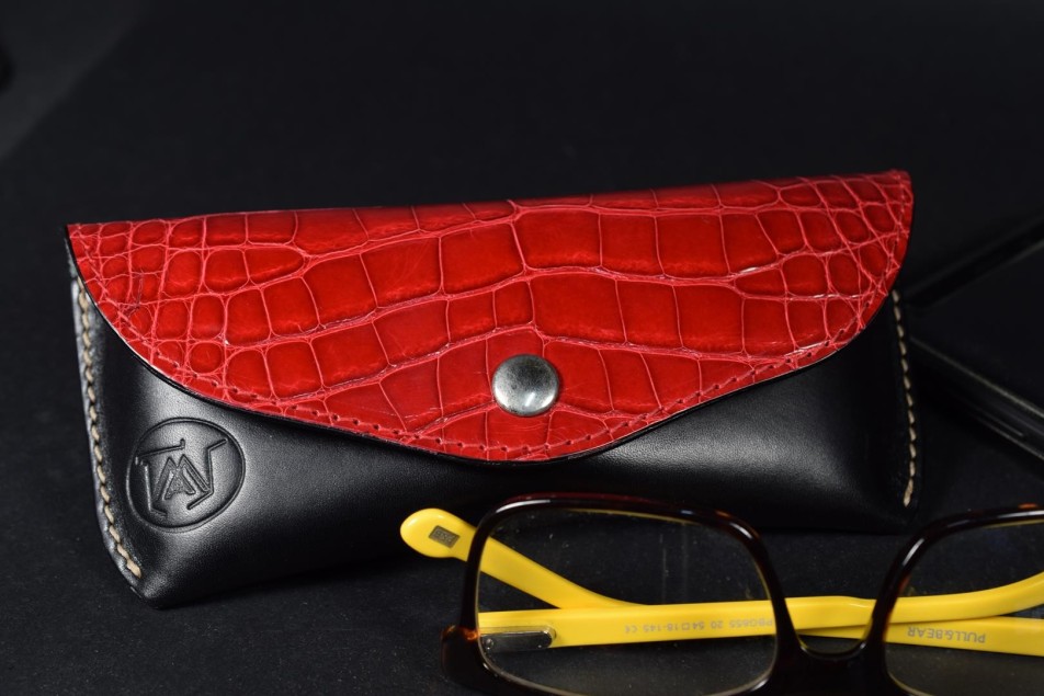 VISUM - ALLIGATOR RED BLACK