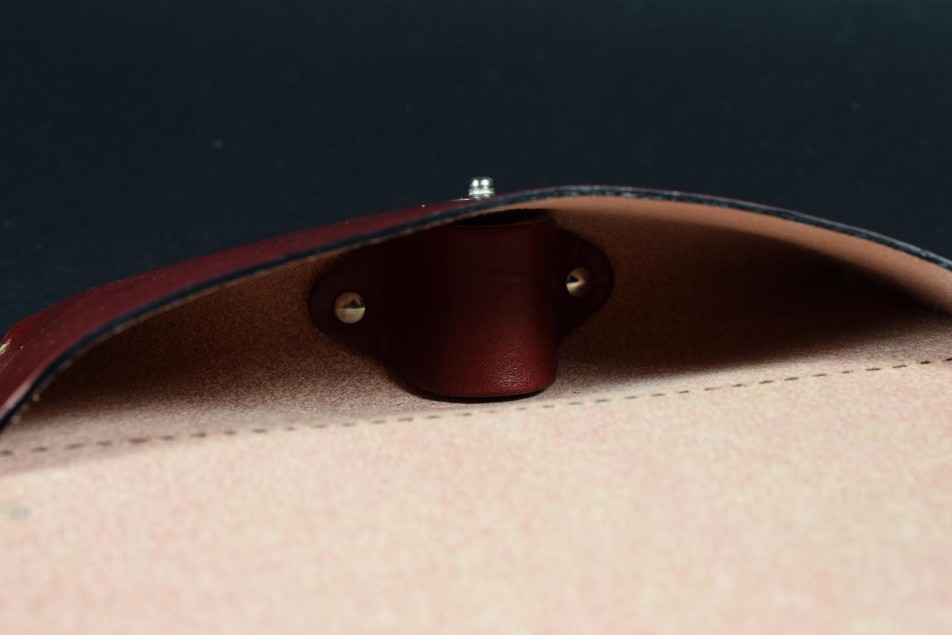 VISUM - ALIGATOR NEGRO BURDEOS