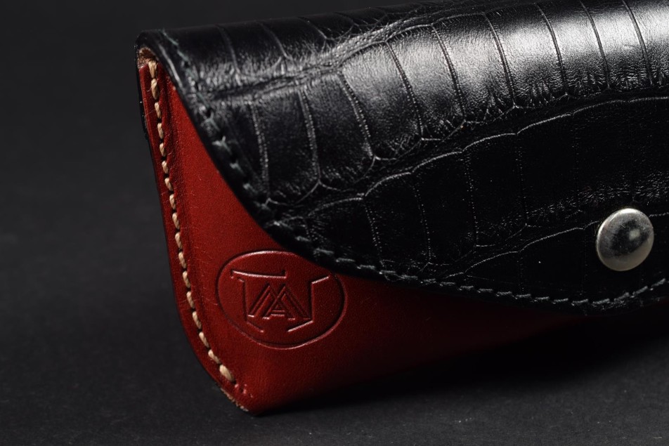 VISUM - ALIGATOR NEGRO BURDEOS