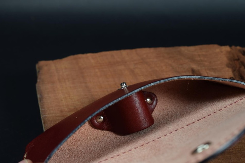 VISUM - PYTHON BURGUNDY 1