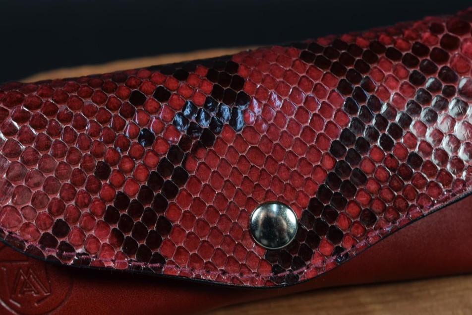 VISUM - PYTHON BURGUNDY 1