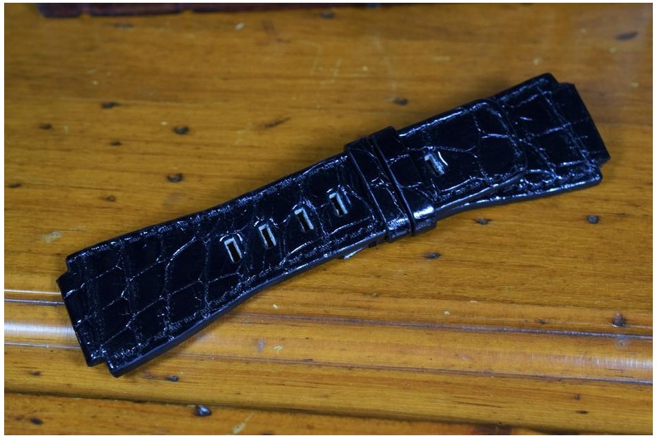 BR - ALLIGATOR ROUND - BLACK SHINY