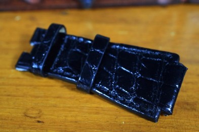 BR - ALLIGATOR ROUND - BLACK SHINY