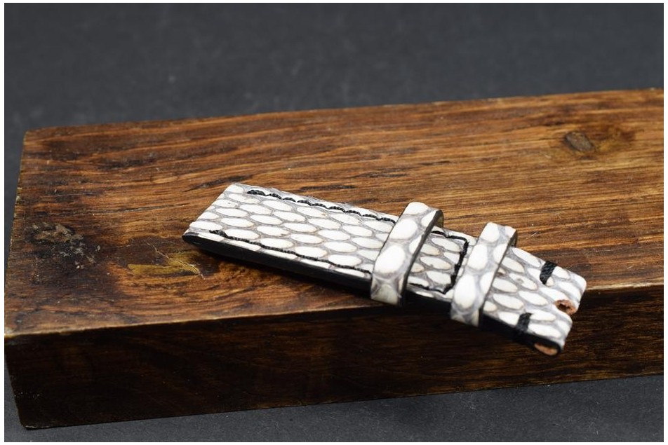 188 COBRA - BLANCO NEGRO 22/20  130/80 MM