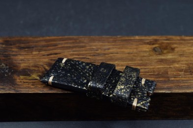 221 KRÖTE - SCHWARZ GOLD 26/26 115/75 MM