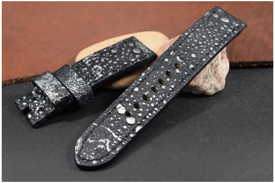 271 KRÖTE - SCHWARZ SILBER 22/22 130/80 MM