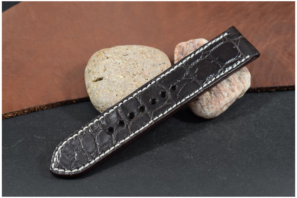 272 ALIGATOR - BROWN II   22/22 130/80 MM