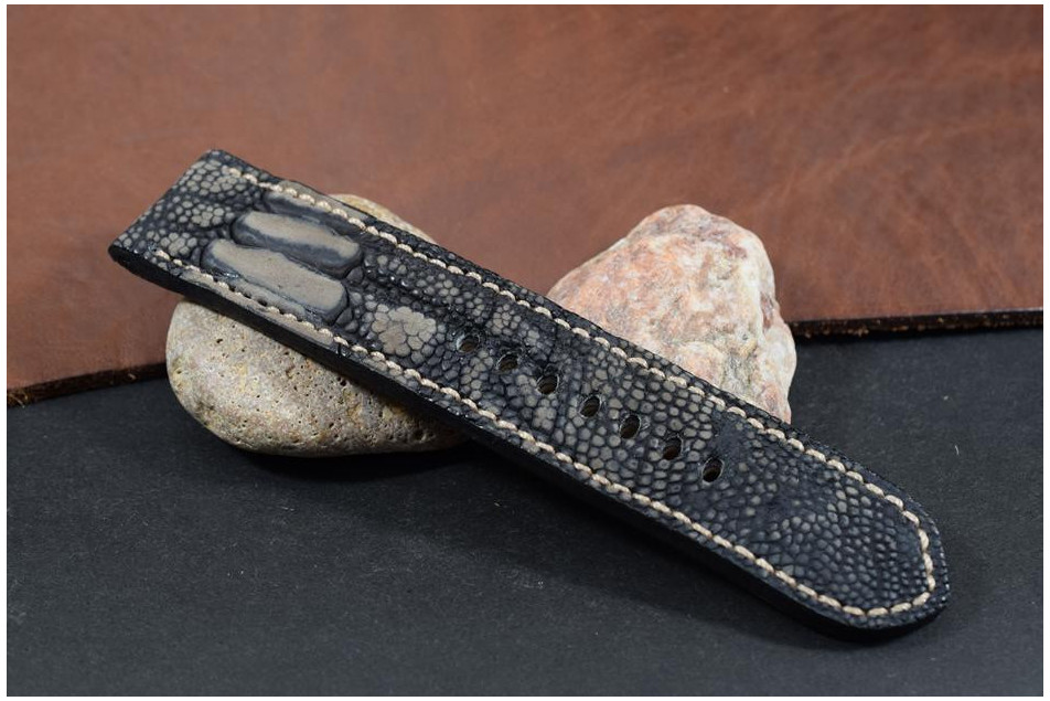 275 OSTRICH LEG - BLACK FANTASY  24/24  130/80 MM