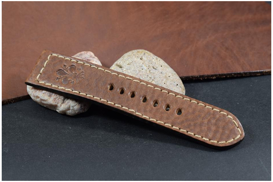 809 LILY BROWN  26/24 135/80 MM