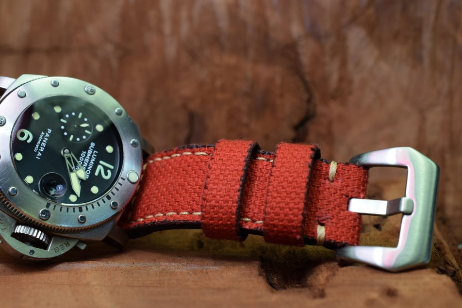 CANVAS - ROJO SUBMERSIBLE