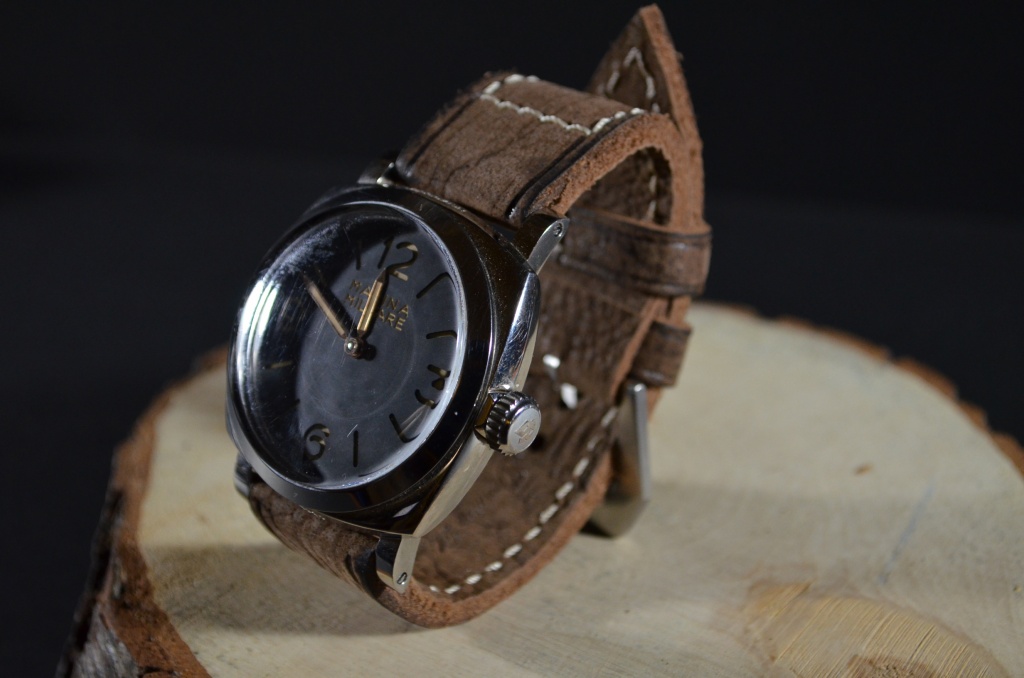FOSSO is one of our hand crafted watch straps. Available in old walnut brown color, 4 - 4.5 mm thick.