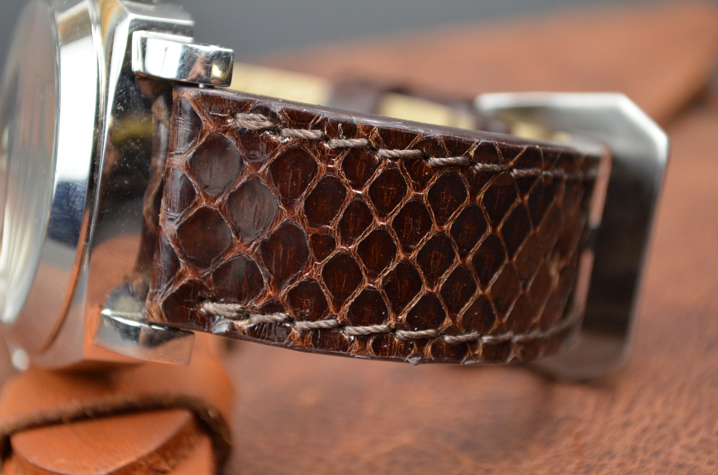 BROWN SHINY is one of our hand crafted watch straps. Available in brown color, 4 - 4.5 mm thick.