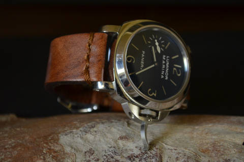 NEW BROWN I is one of our hand crafted watch straps. Available in oil brown color, 4 - 4.5 mm thick.