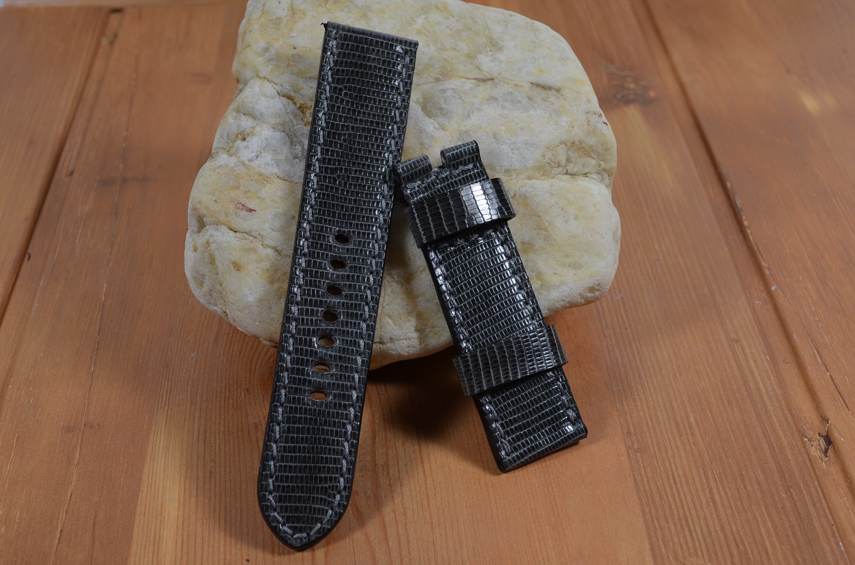 GREY SHINY is one of our hand crafted watch straps. Available in grey color, 3.5 - 4 mm thick.