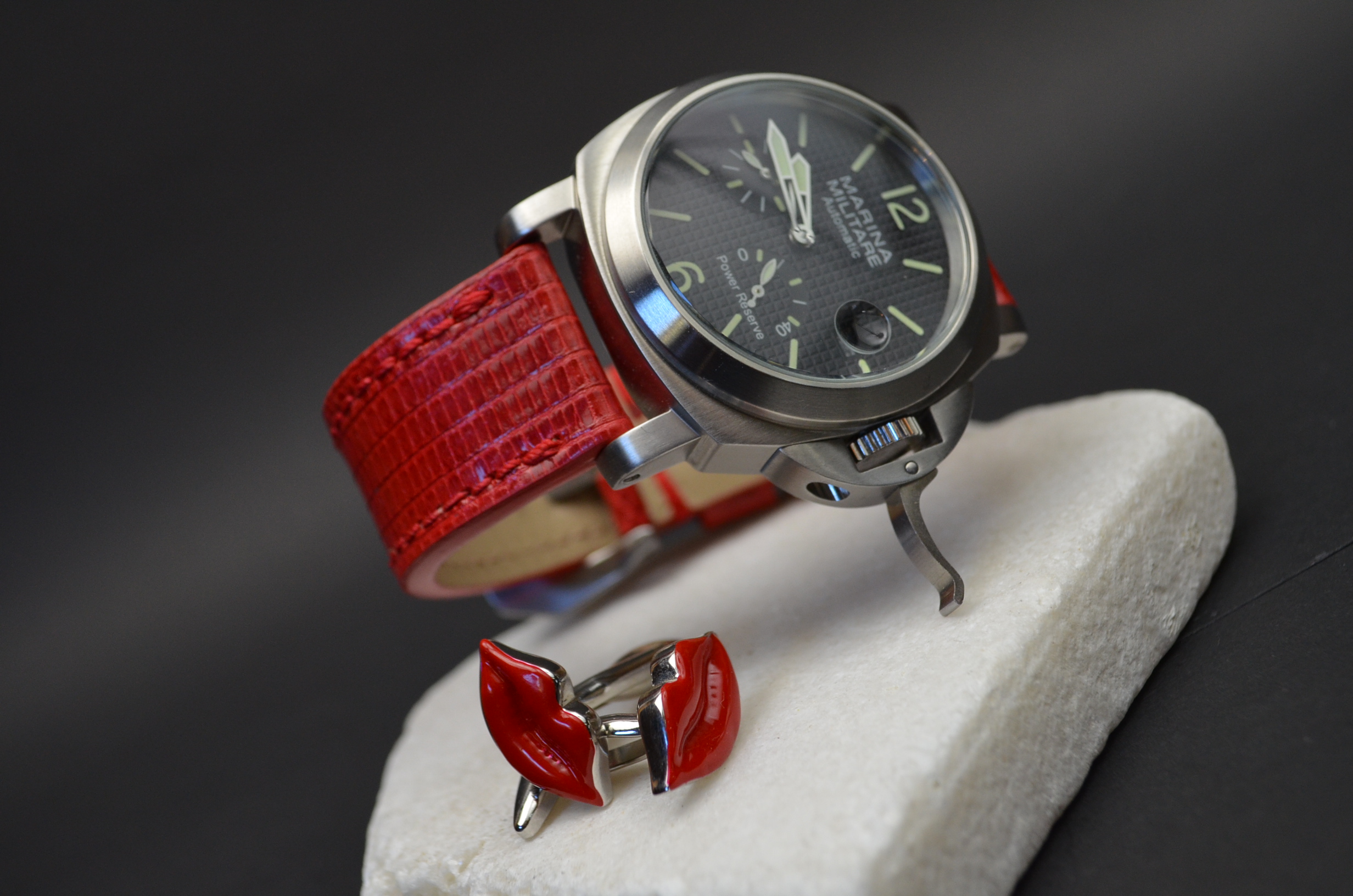 RED SHINY is one of our hand crafted watch straps. Available in red color, 3.5 - 4 mm thick.
