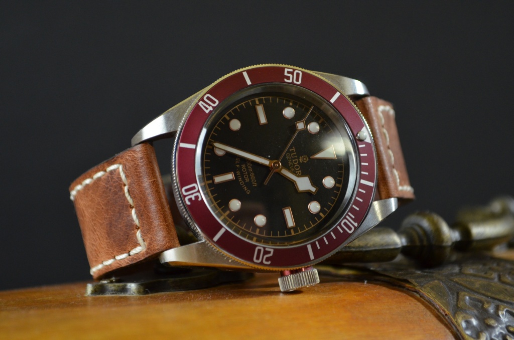 BROWN II es una de nuestras correas reloj de piel hechas a mano, con becerro curtido. De color marron, con un espesor de 3 - 3.5 mm.