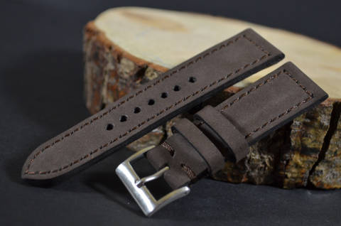 VINTAGE BROWN I is one of our hand crafted watch straps. Available in brown color, 3 - 3.5 mm thick.