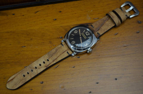 FERUS I is one of our hand crafted watch straps. Available in peanut brown color, 4 - 4.5 mm thick.