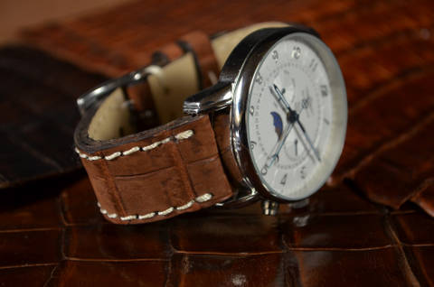 NUBUK TOBACCO SQUARE SCALE is one of our hand crafted watch straps. Available in tobacco color, 3 - 3.5 mm thick.