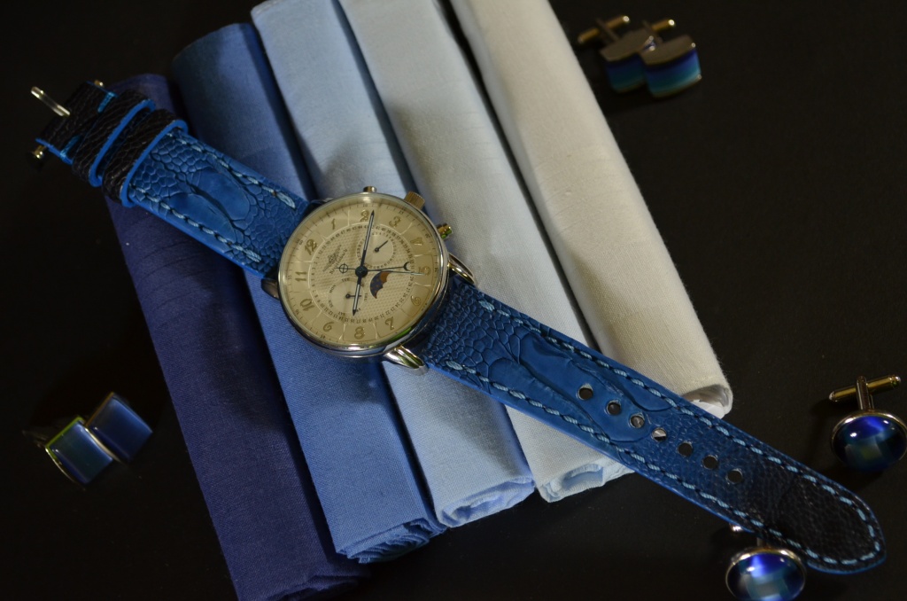 BLUE FANTASY MATTE es una de nuestras correas reloj de piel hechas a mano, con avestruz mate. De color azul fantasía, con un espesor de 3 - 3.5 mm.