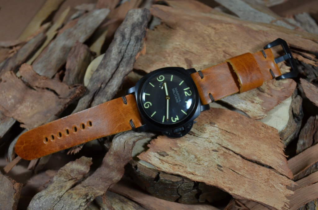 MINIMUS IV CARAMEL is one of our hand crafted watch straps. Available in caramel brown color, 4 - 4.5 mm thick.