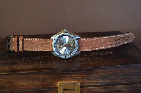 VINTAGE CAMEL II MATTE is one of our hand crafted watch straps. Available in camel color, 3 - 3.5 mm thick.