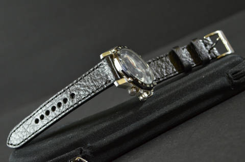 BLACK I is one of our hand crafted watch straps. Available in black color, 3 - 3.5 mm thick.