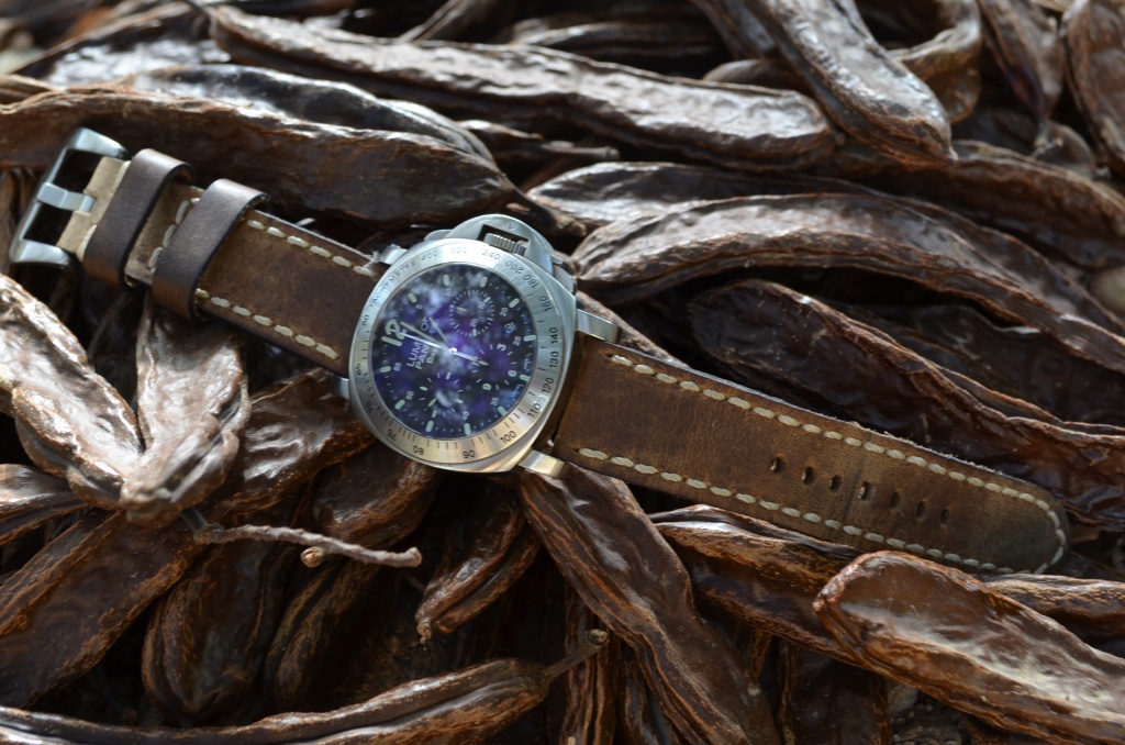 SAVAGE HAVANA es una de nuestras correas reloj de piel hechas a mano, con piel de becerro. De color havana, con un espesor de 4 - 4.5 mm.