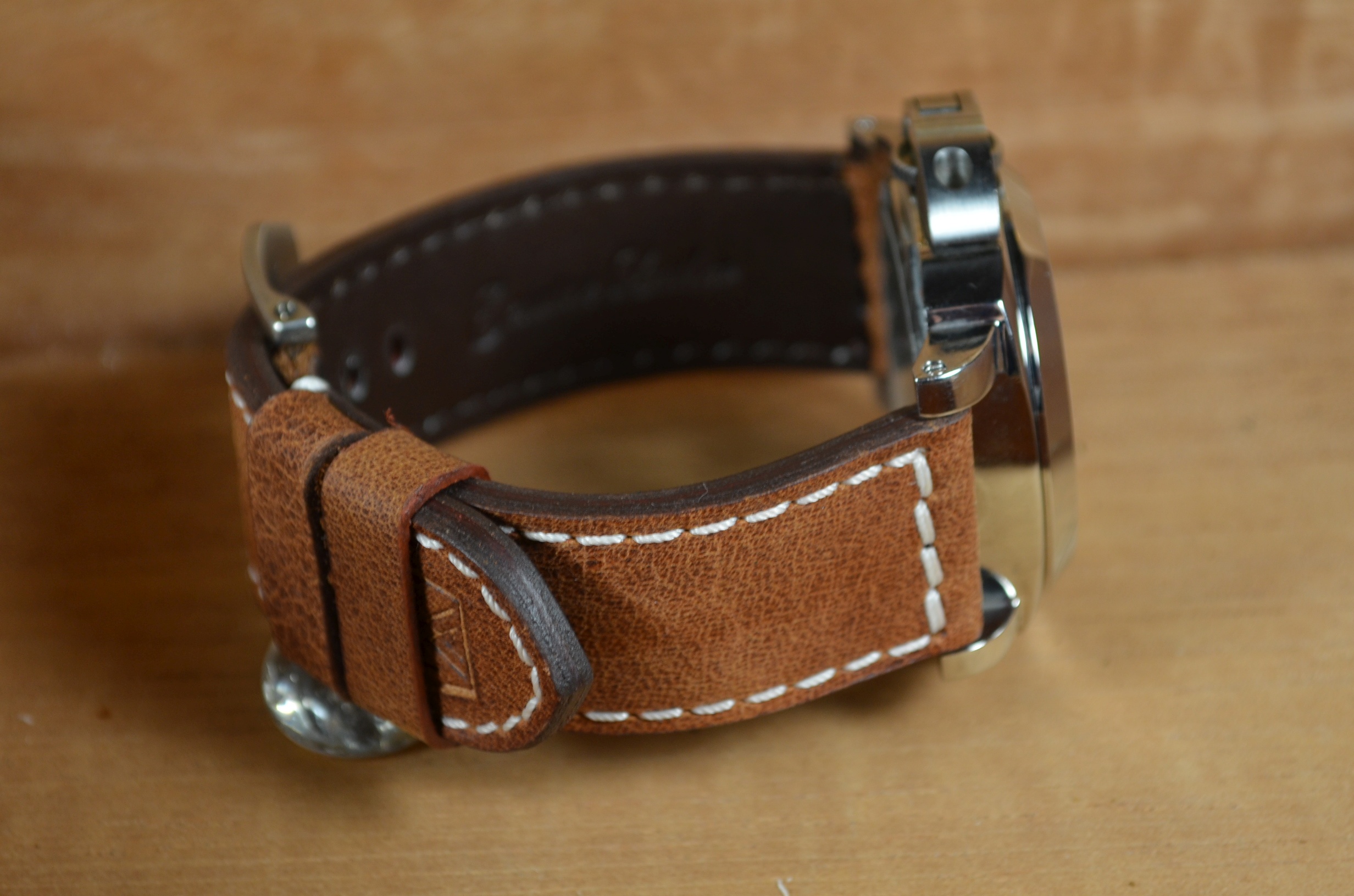 BROWN II is one of our hand crafted watch straps. Available in brown color, 3.5 - 4 mm thick.
