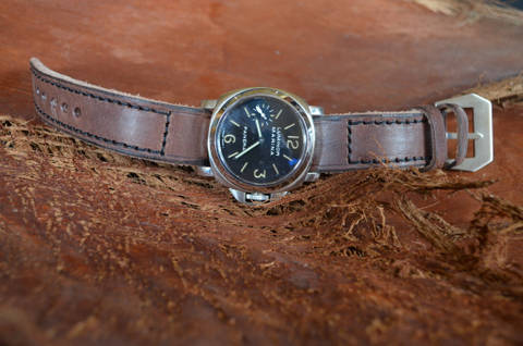 VETUS 11 is one of our hand crafted watch straps. Available in brown chocolate color, 4 - 4.5 mm thick.