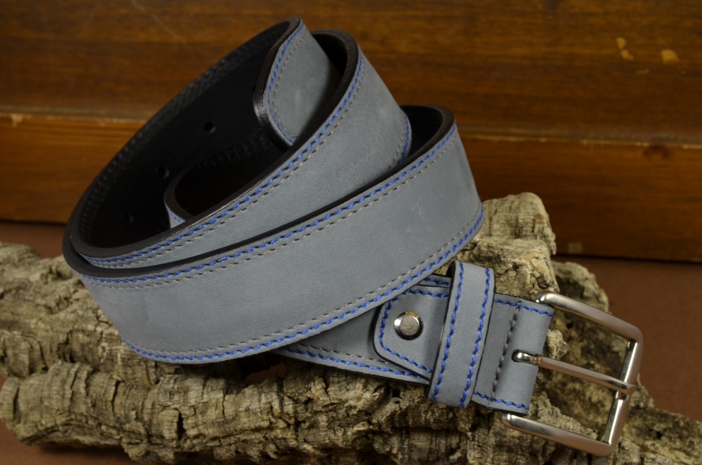 35MM NUBUK GREY is one of our hand crafted belts, made with exceptional quality calf nubuk leather. Available in grey color, 35 mm wide & 4 - 4.5 mm thick.