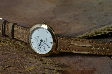 NUBUK HAVANA FANTASY MATTE es una de nuestras correas reloj de piel hechas a mano, con avestruz nobuk mate. De color marron havana fantasia, con un espesor de 3 - 3.5 mm.