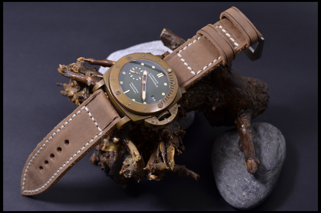 PUL HAVANA II es una de nuestras correas reloj de piel hechas a mano, con piel de becerro. De color marron havana, con un espesor de 4 - 4.5 mm.