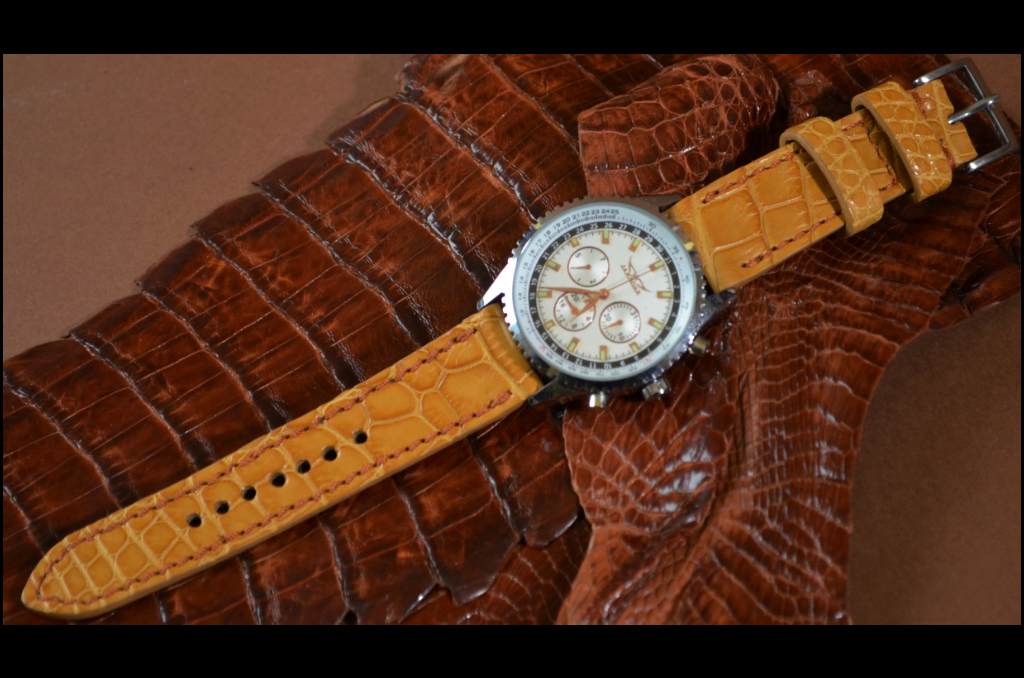 CAMEL I SQUARE SCALE is one of our hand crafted watch straps. Available in camel color, 3 - 3.5 mm thick.