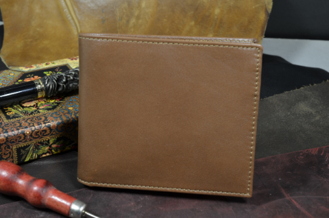 ROMA - CALF 23 CALF PREMIER BROWN is one of our hand crafted wallets, made using calf leather & calfskin / textil in the interior. Available in brown color.