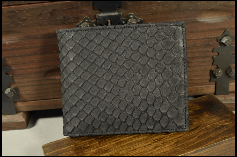 ROMA - PYTHON 40 NUBUK BLACK MATTE is one of our hand crafted wallets, made using python back nubuk finish & calfskin / textil in the interior. Available in black color.
